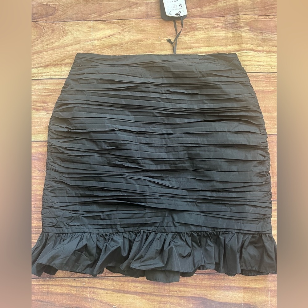 Statement skirt Zara evening wear collection 2018/19 rucking and ruffled hem - Picture 2 of 9
